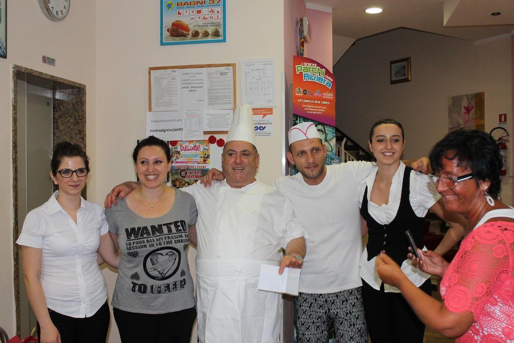 Hotel Madrid Cattolica Luaran gambar