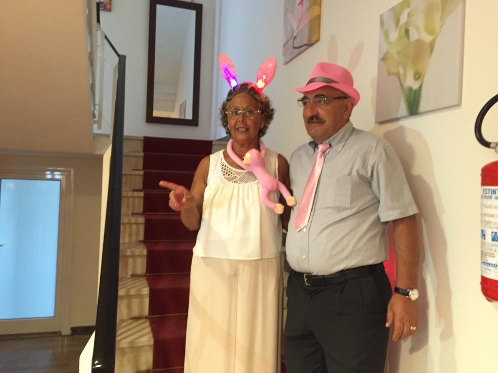 Hotel Madrid Cattolica Luaran gambar